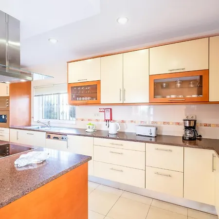 Villa Cordeiro - Heated Pool - Free Wi-Fi - Air Con Guia  Exterior photo