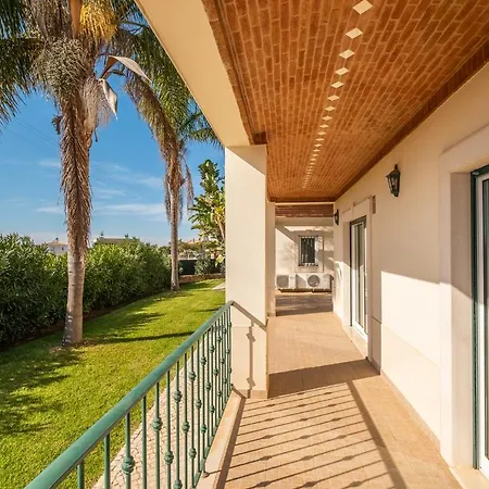 Villa Cordeiro - Heated Pool - Free Wi-Fi - Air Con Guia  Exterior photo