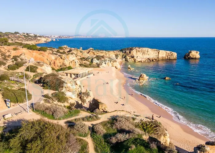 Villa Cordeiro - Heated Pool - Free Wi-Fi - Air Con