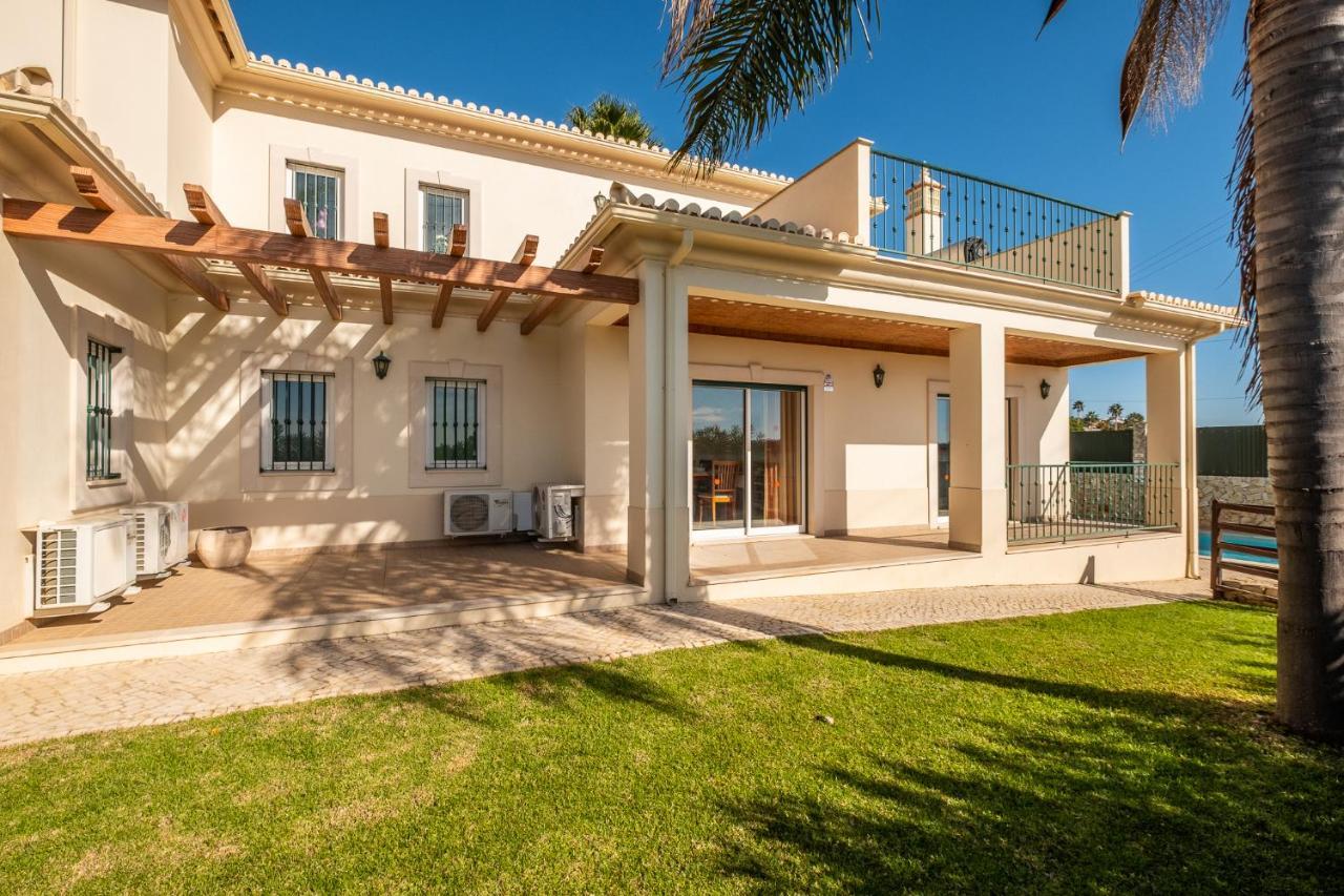 Cordeiro - Heated Pool - Free Wi-fi - Air Con Villa