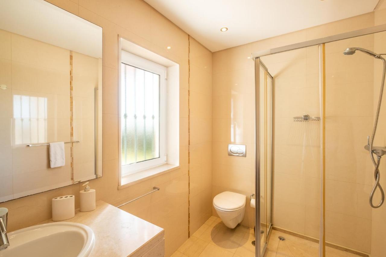 Cordeiro - Heated Pool - Free Wi-fi - Air Con
