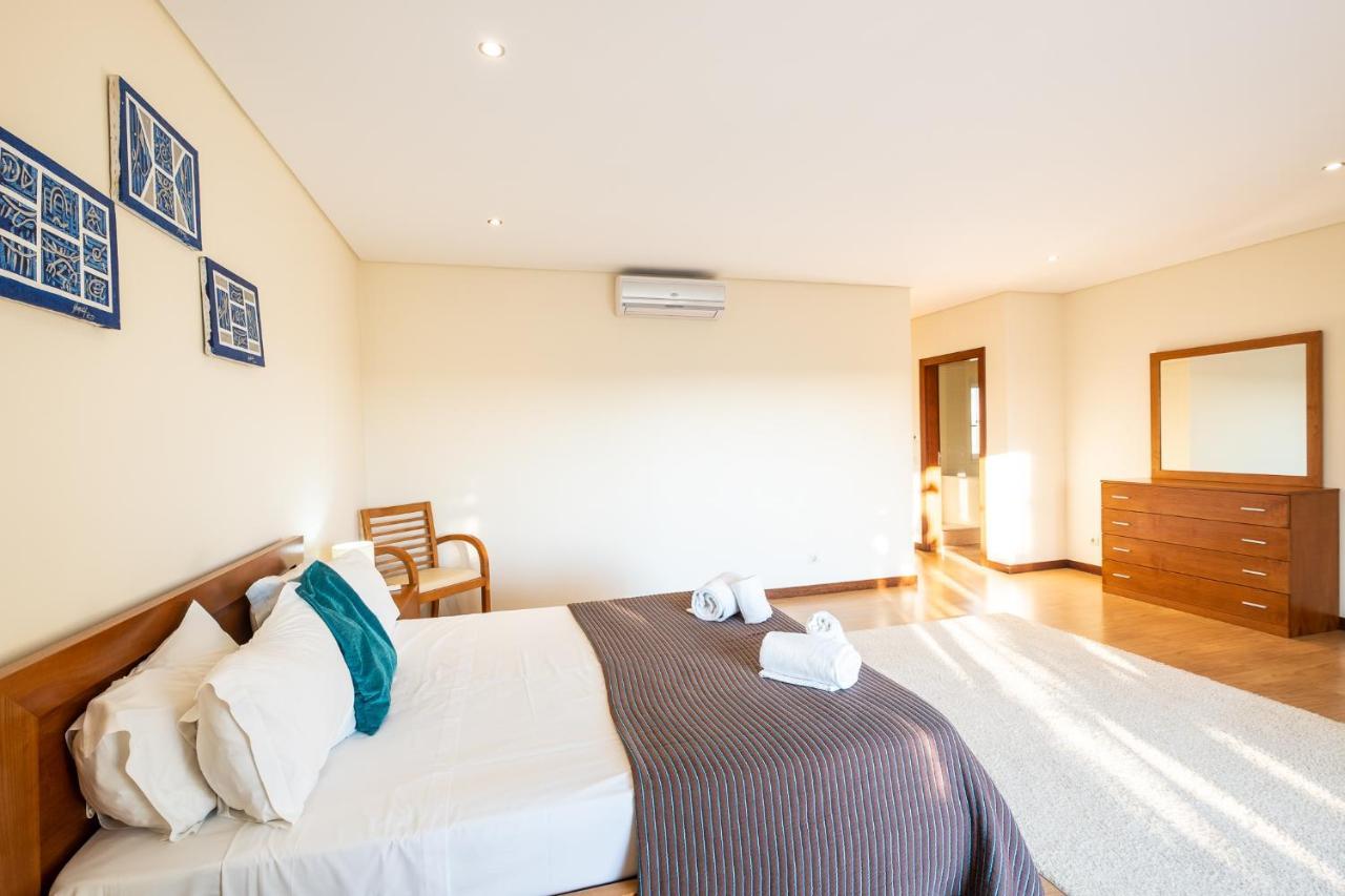 Villa Cordeiro - Heated Pool - Free Wi-fi - Air Con