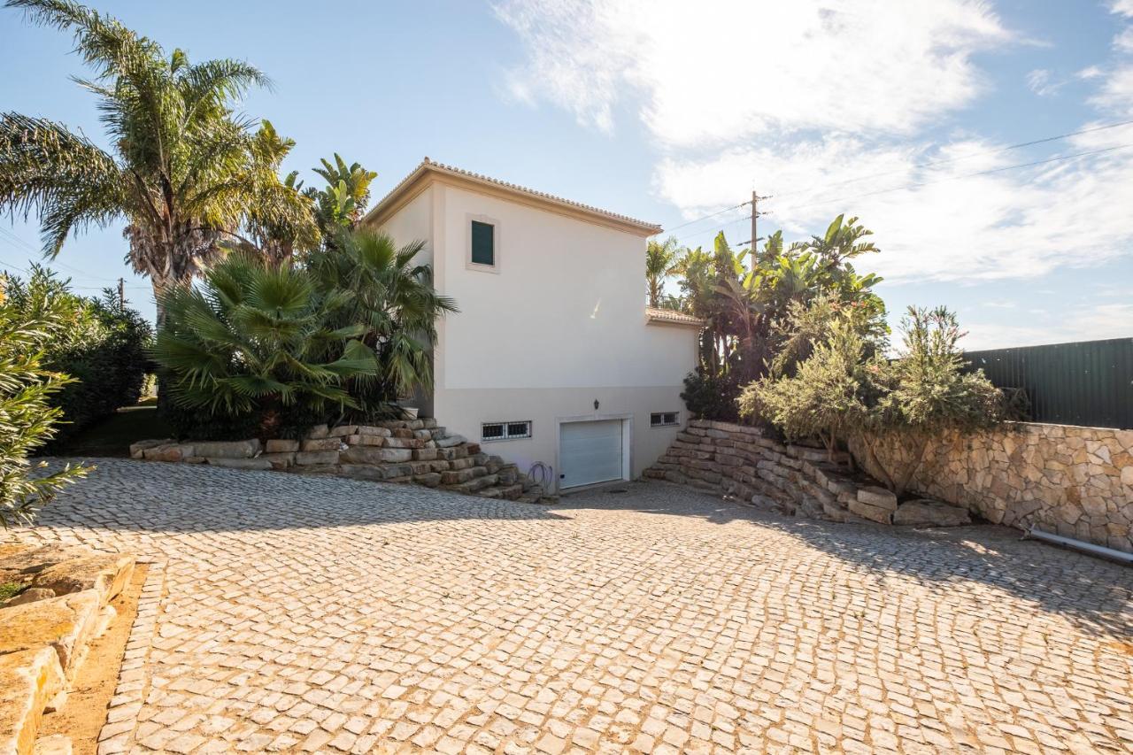 Cordeiro - Heated Pool - Free Wi-fi - Air Con